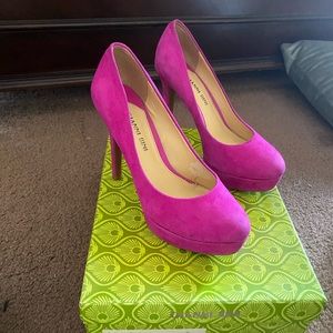 Gianni Bini Fucsia heels size 5.5